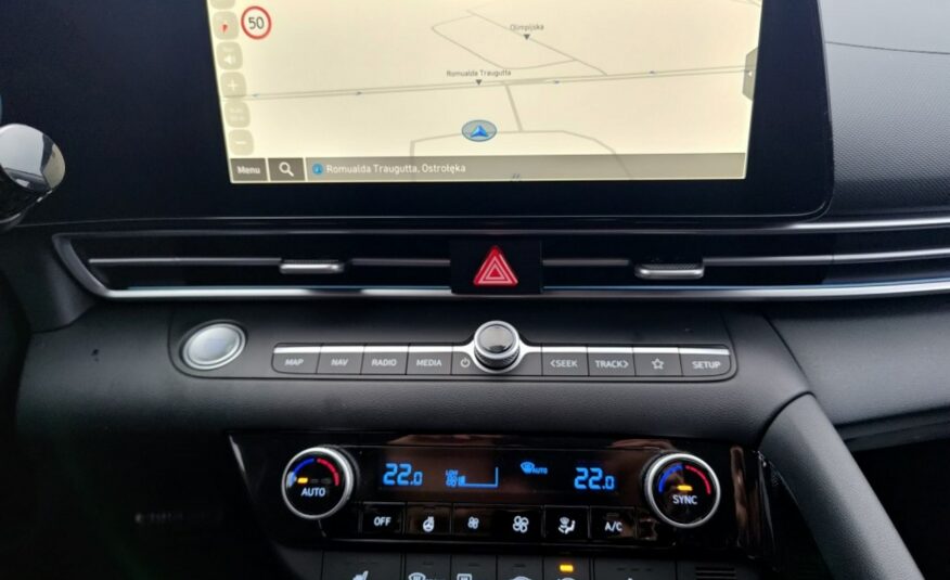 Hyundai Elantra smart design tech – automat