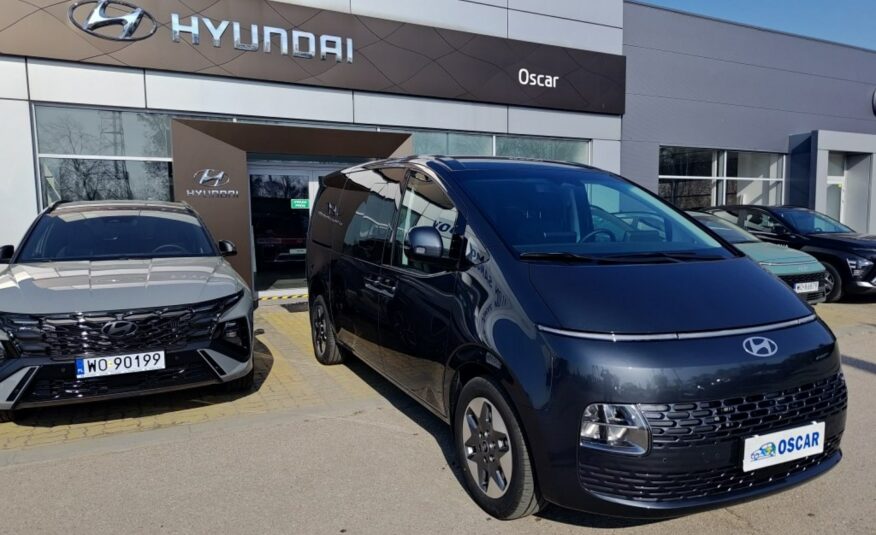 Hyundai Staria smart vip – tylko 800km przebiegu